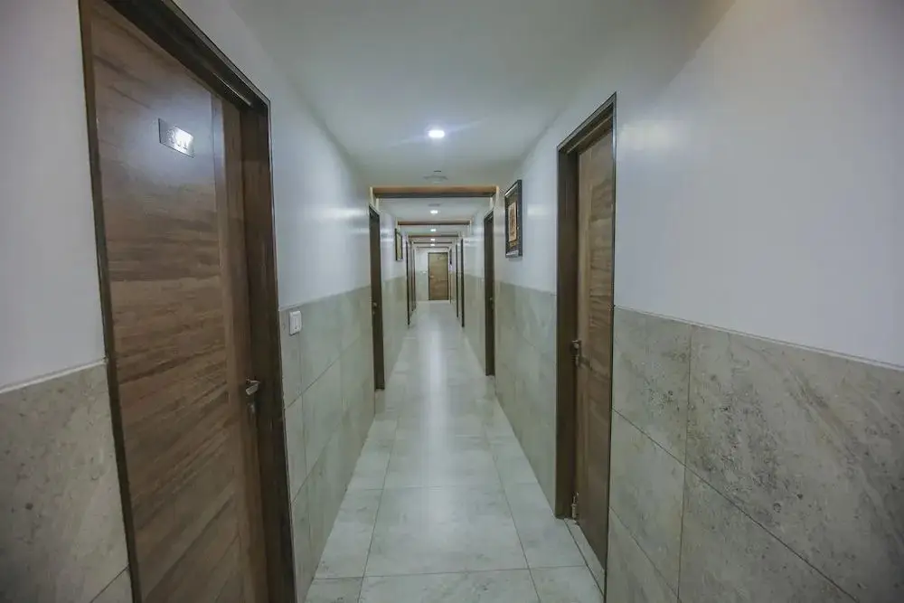 Ахмедабад: OYO 703 Hotel Shahi Palace