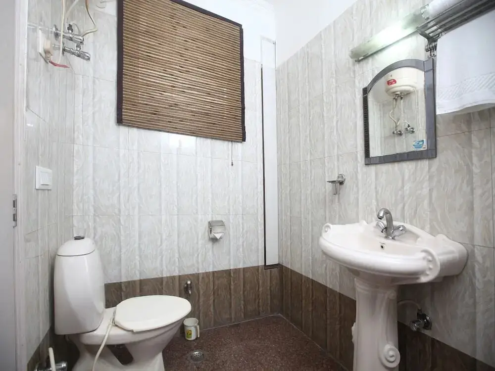 Нойда: OYO Rooms ESIC Panchdeep Colony