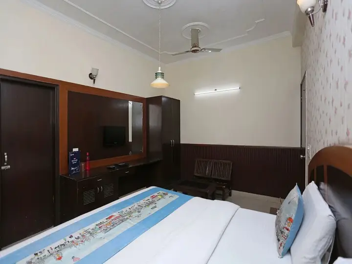 Нойда: OYO Rooms ESIC Panchdeep Colony