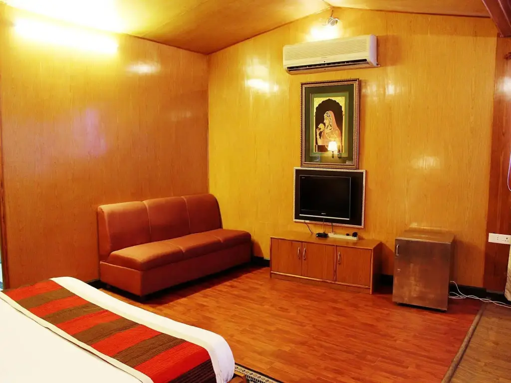 Алвар: OYO 1995 Hotel Nirwana