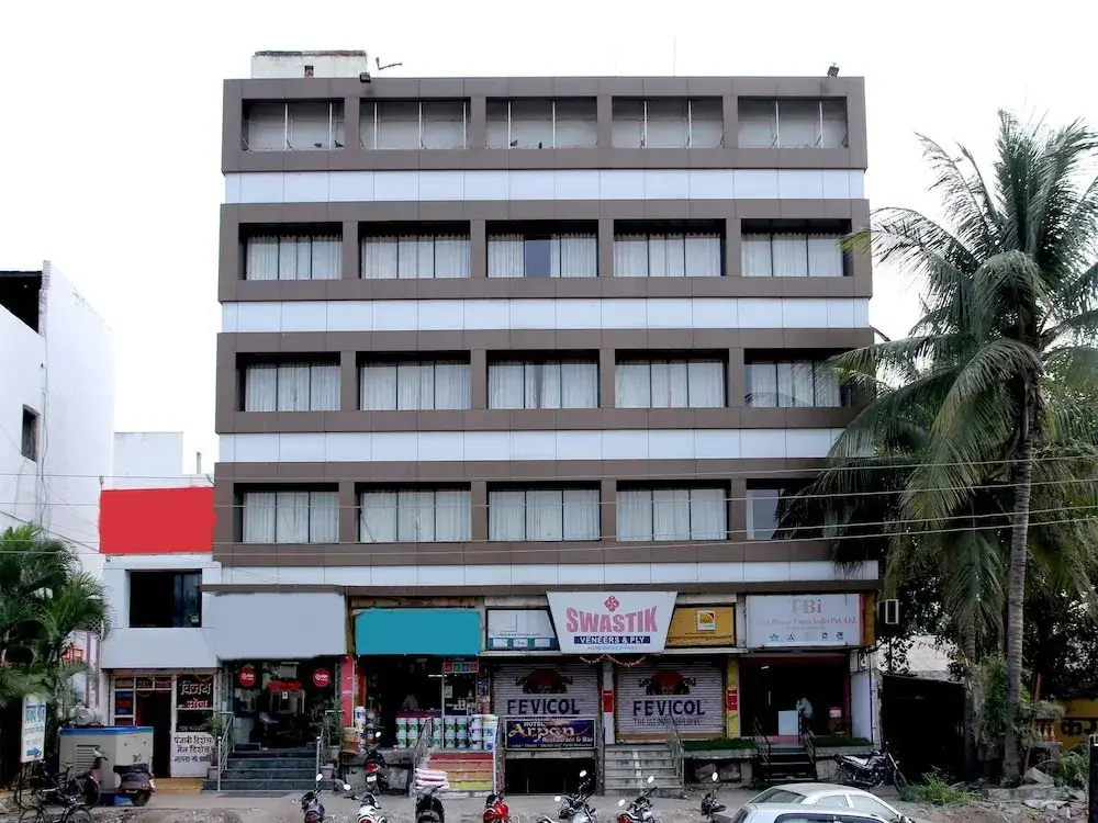 OYO 1959 Hotel Raj — фото 1