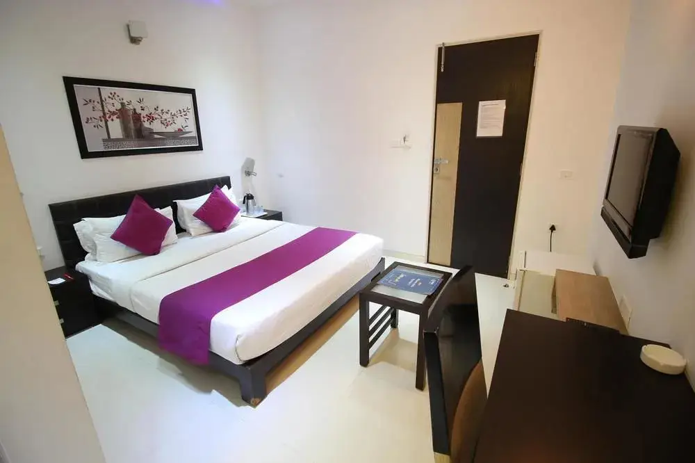 Ахмедабад: OYO Rooms ISKCON SG Highway