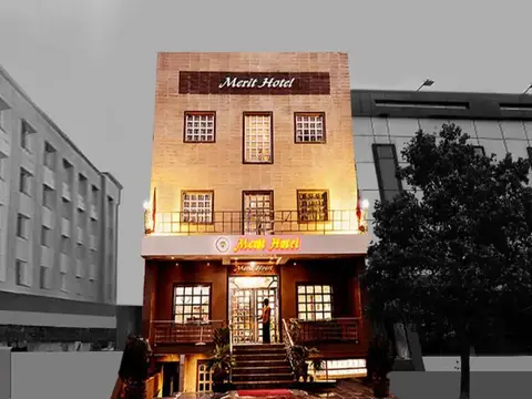 Merit Hotel — фото 1