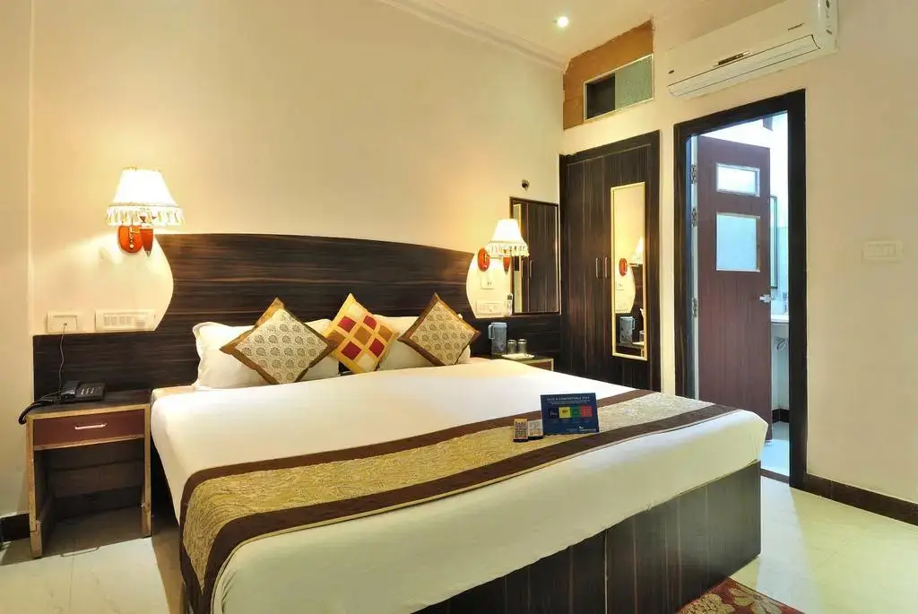 Агра: Merit Hotel