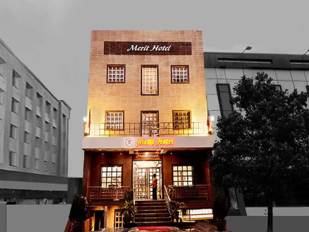 Merit Hotel — фото 1