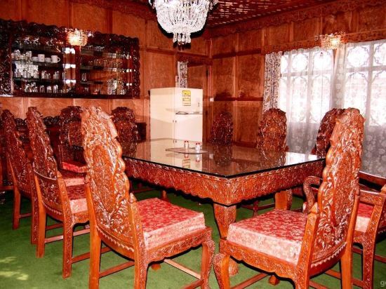 Mother India Group of houseboats. — фото 1
