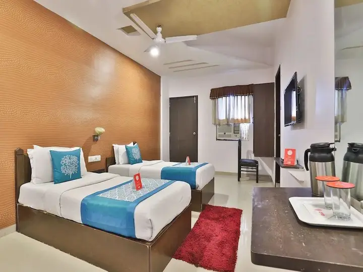 Ахмедабад: OYO Flagship 711 Hotel Crystal