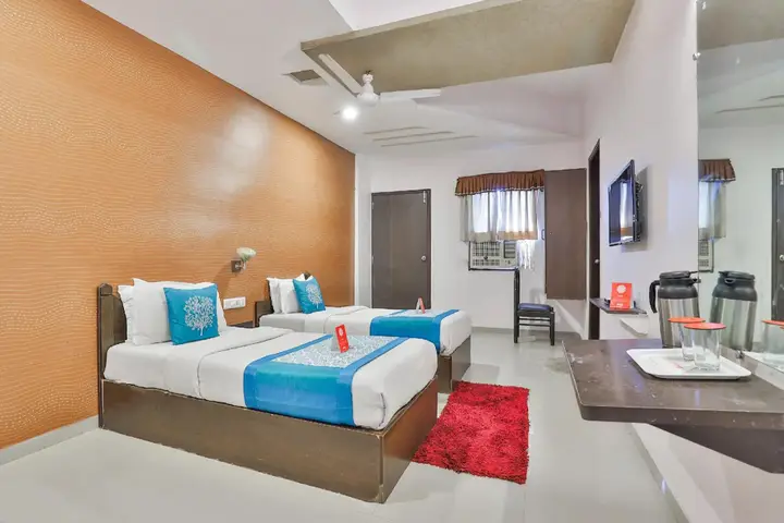 Ахмедабад: OYO Flagship 711 Hotel Crystal