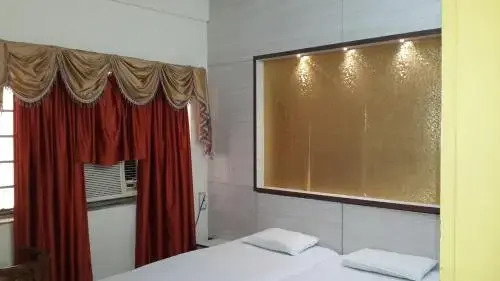 Колката: Hotel Rupasi Bangla