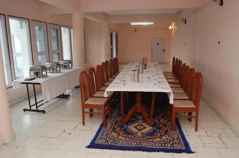 Татапани: Amarjees Hotel & Restaurant