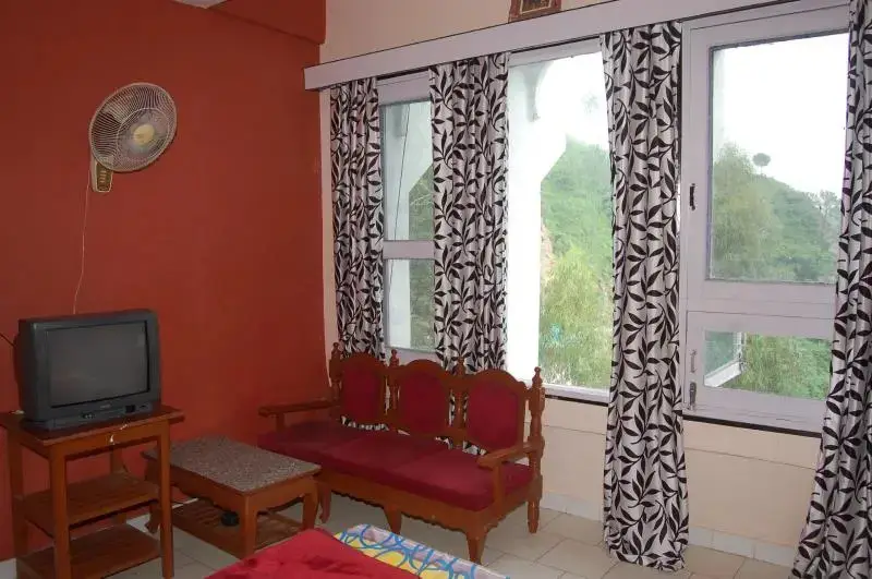 Татапани: Amarjees Hotel & Restaurant
