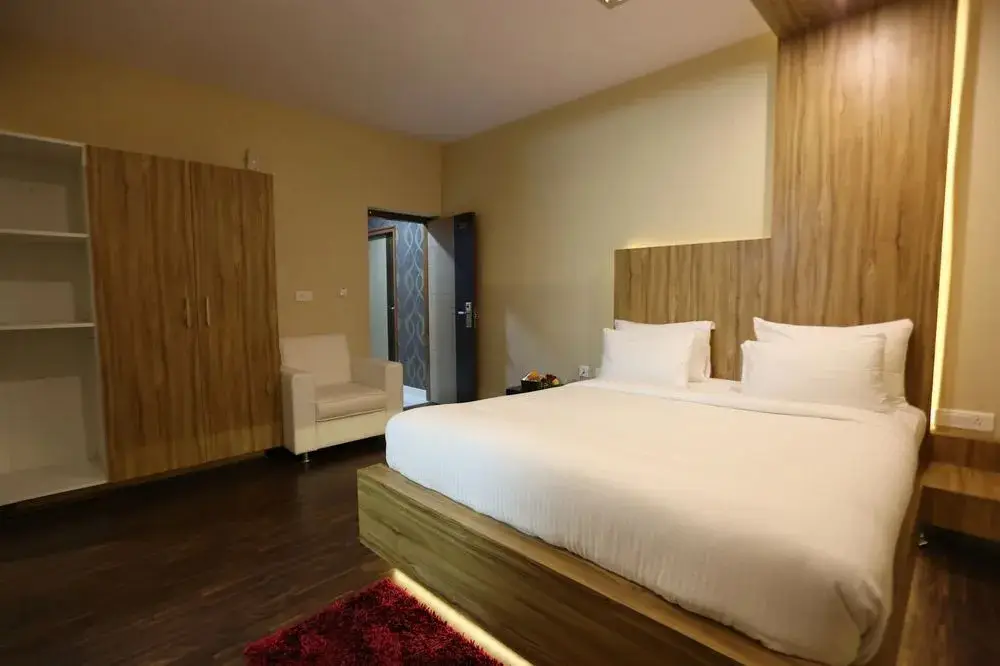 Бангалор: FabHotel Grand Savoury Suites