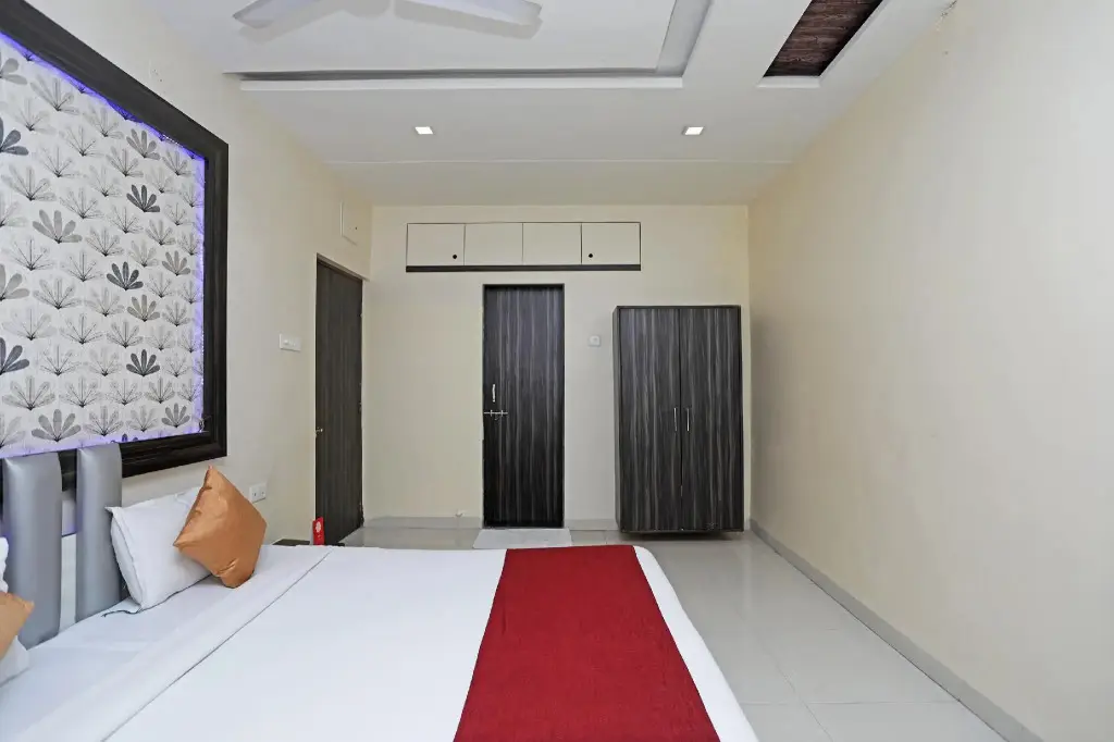 Пуна: OYO 1216 Hotel New White House
