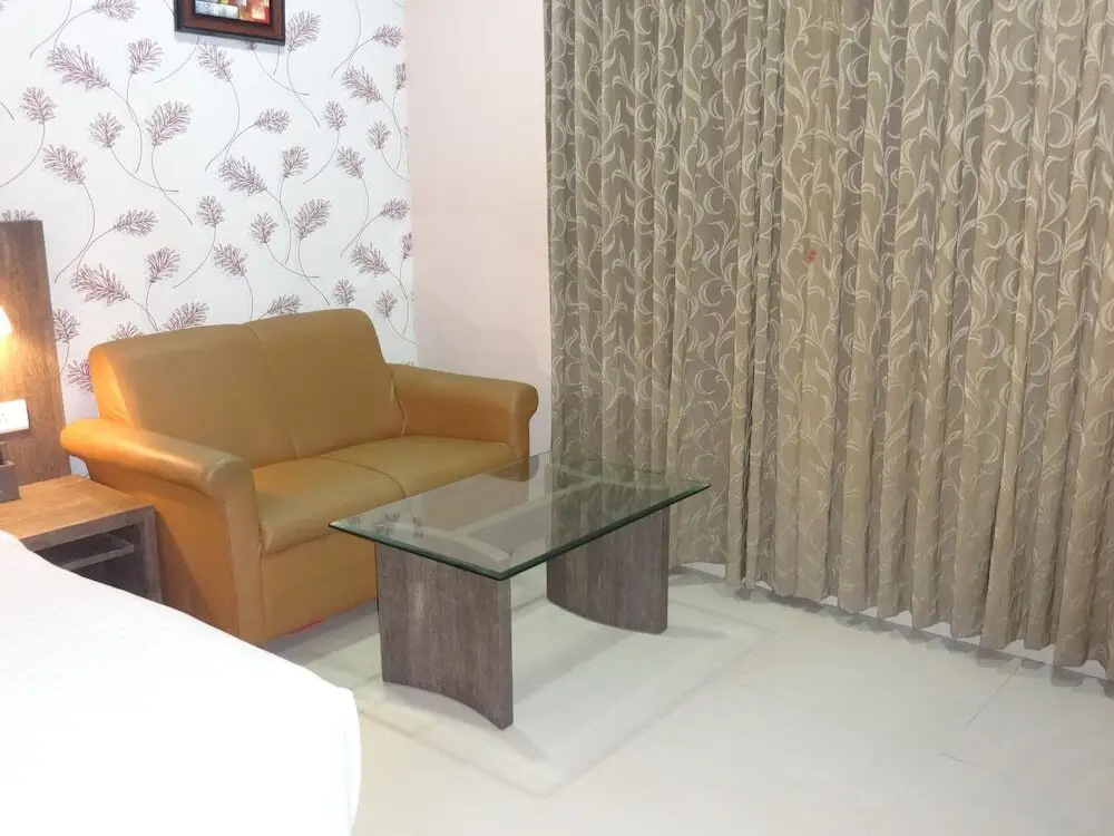 Пури: Oyo Premium Vip Road