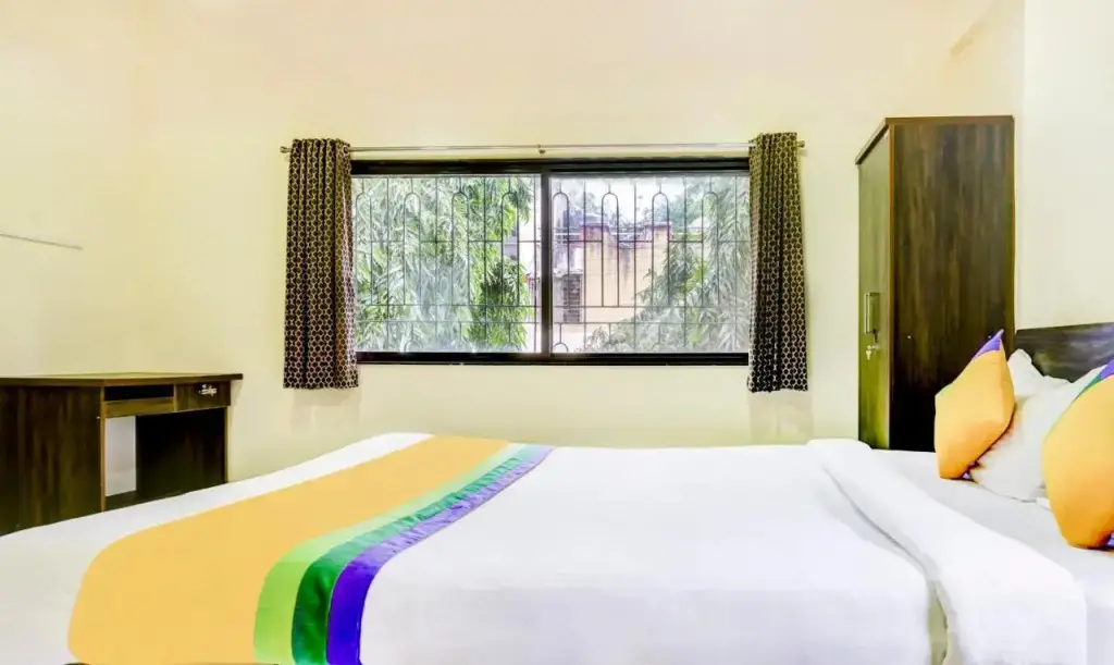 Пуна: OYO Premium Near Osho Ashram Koregaon Park