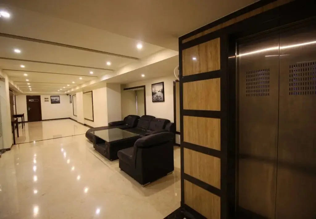 Раджкот: OYO Premium Jubilee Garden Jawahar Road