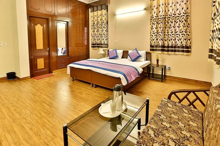 Нойда: OYO Flagship 402 Hotel Noida Residency