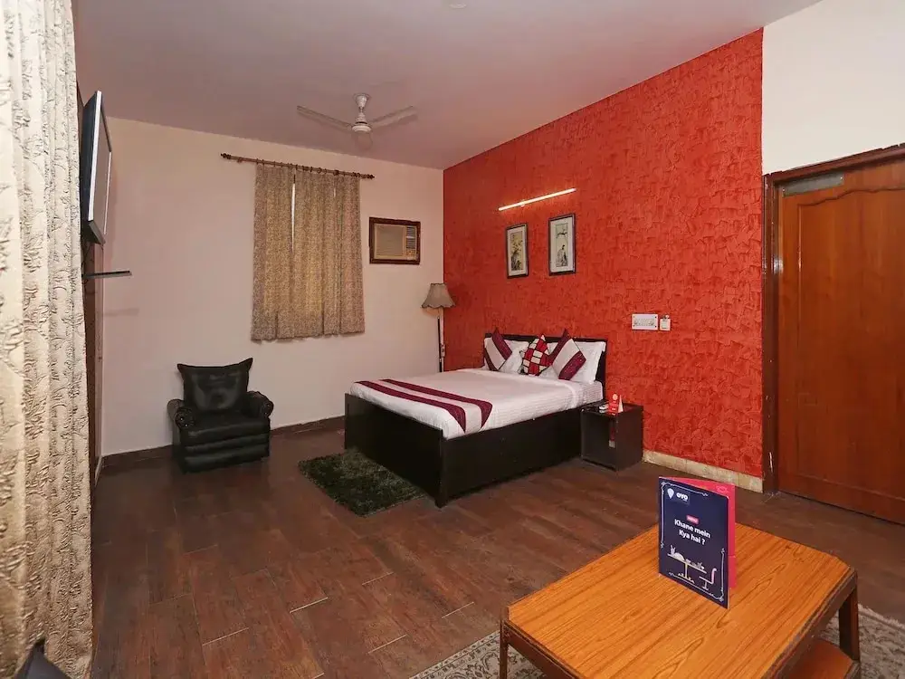 Нойда: OYO Rooms Noida Sector 61