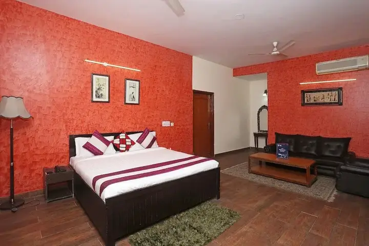 Нойда: OYO Rooms Noida Sector 61