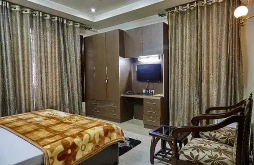 Большая Нойда: OYO Premium Chi Greater Noida