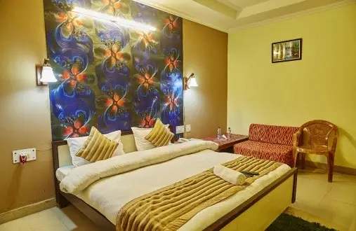 Большая Нойда: OYO Premium Chi Greater Noida