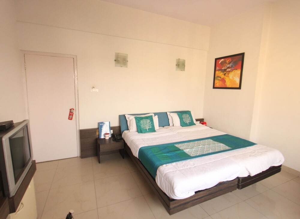 Сурат: OYO 1279 Tex Palazzo Hotel