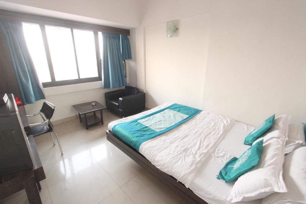 Сурат: OYO 1279 Tex Palazzo Hotel