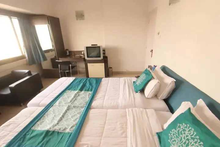 Сурат: OYO 1279 Tex Palazzo Hotel
