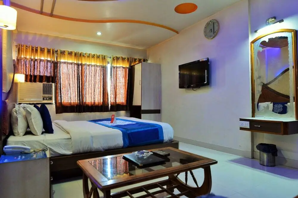 Сурат: OYO 1389 Hotel Relax Inn