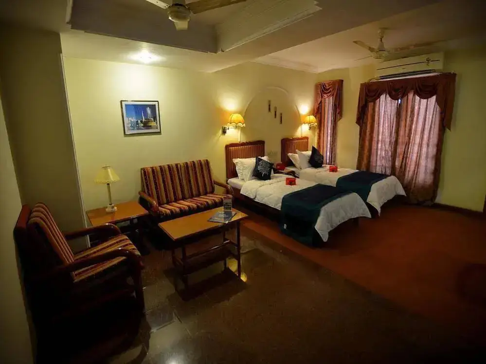 Вадодара: OYO Rooms Dairy Den Circle