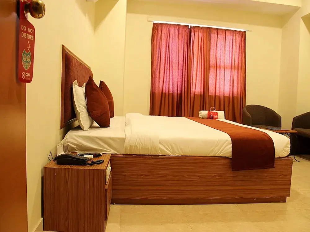 Вадодара: OYO 1697 Hotel PM Regency