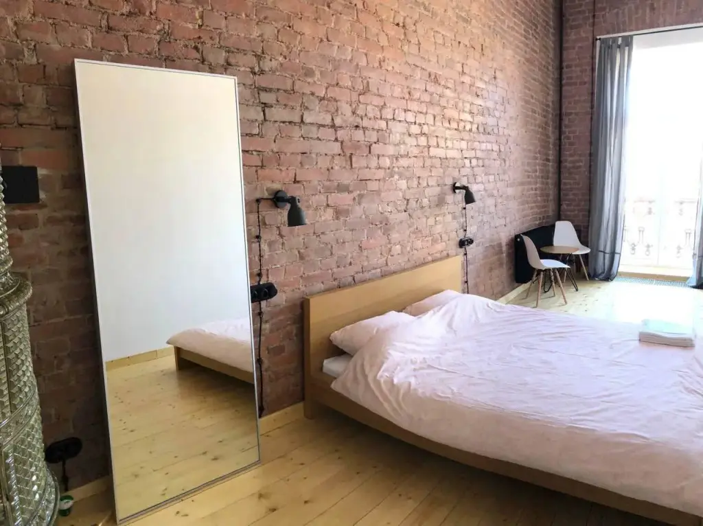 Санкт-Петербург: Жилое помещение Forever Young Rooms (Вечно молодой комнаты)