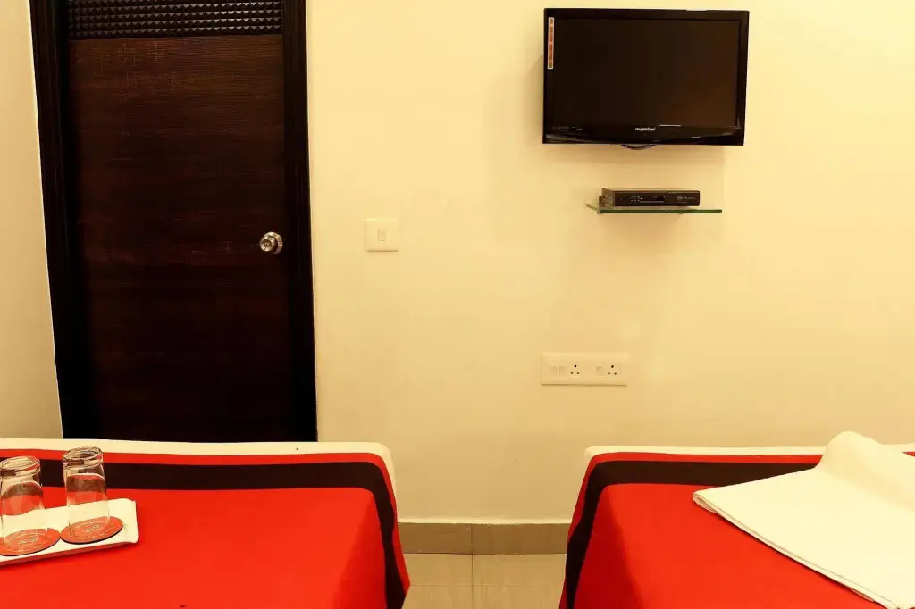 Hotel Crest Inn — фото 1