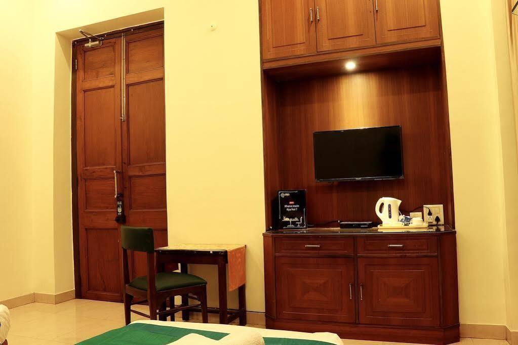 Колката: OYO 1346 Manthan Hotel