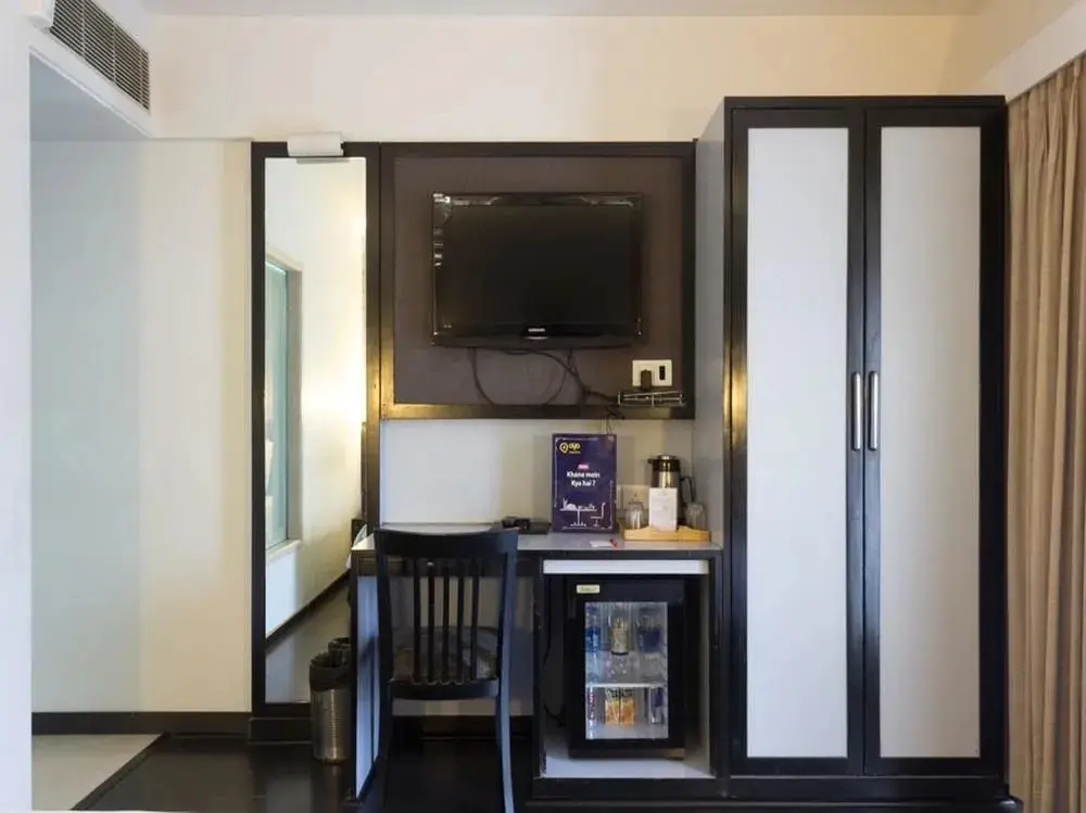 Мумбаи: OYO Premium Borivali Kora Kendra