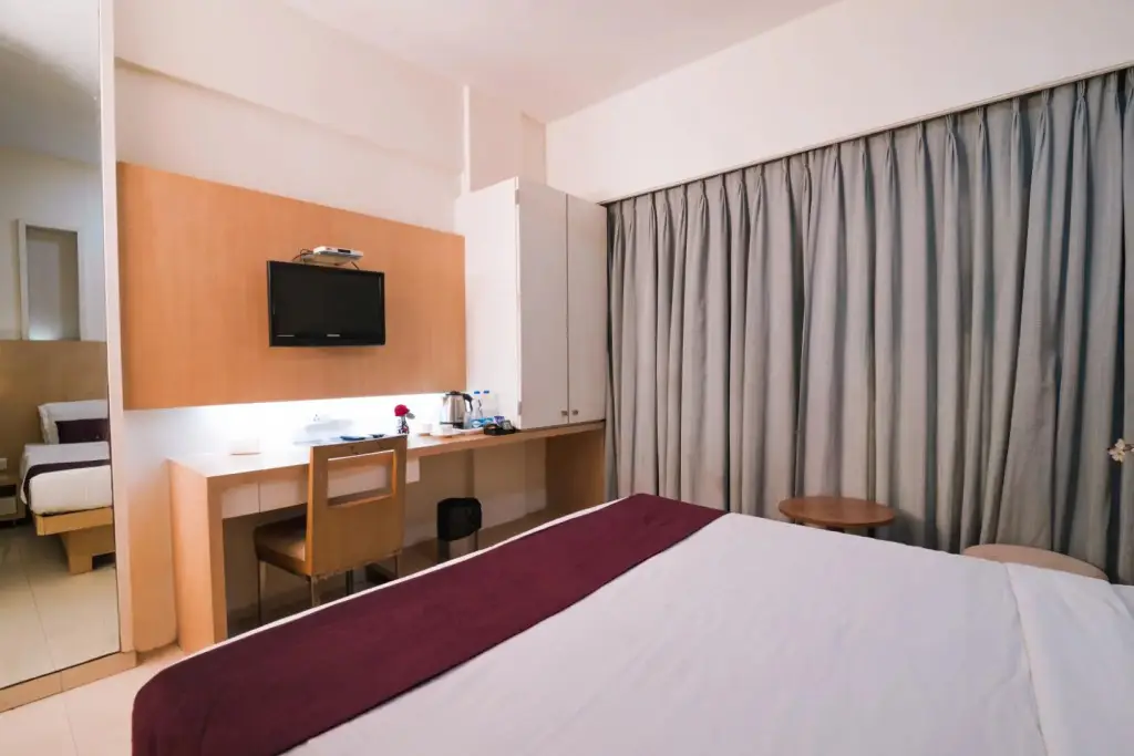 Нави-Мумбай: Hotel Monarch Guestline in MIDC Rabale, Navi Mumbai