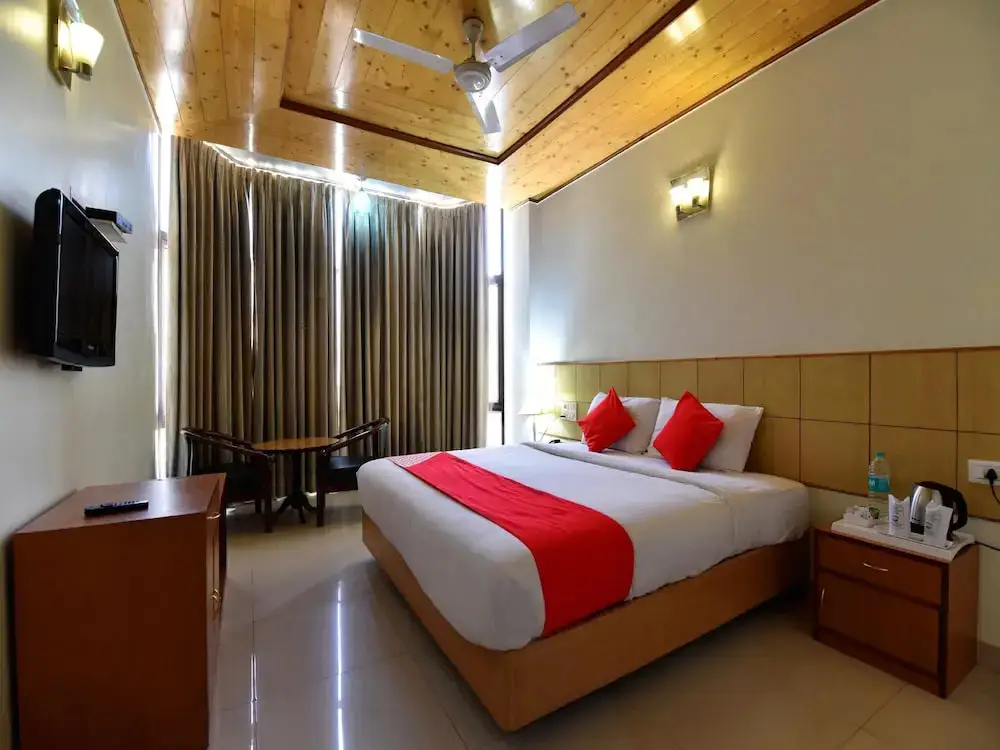Манали: OYO 1492 Hotel Broadway Inn