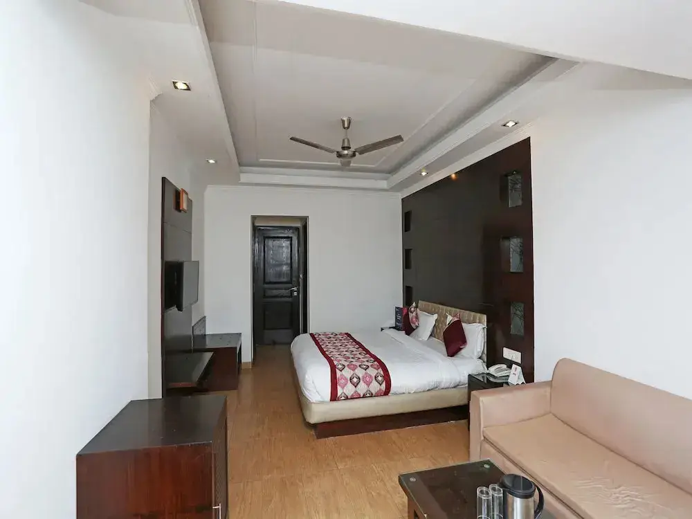 Манали: OYO 1492 Hotel Broadway Inn