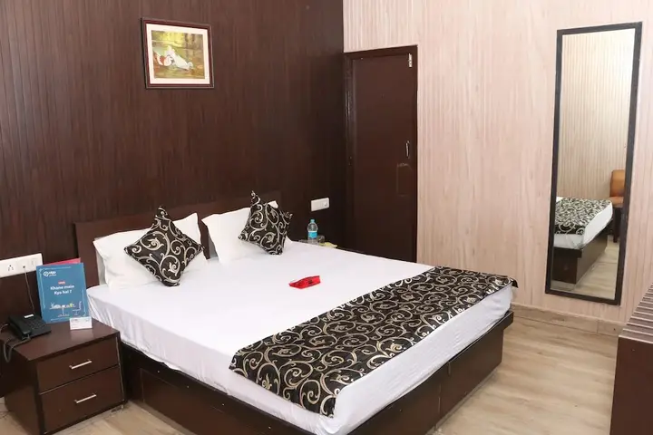 Лудхиана: OYO 1072 Hotel Leela Classic