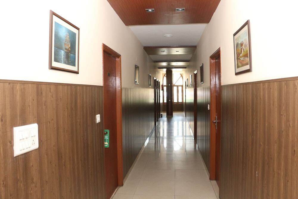 Лудхиана: OYO 1072 Hotel Leela Classic