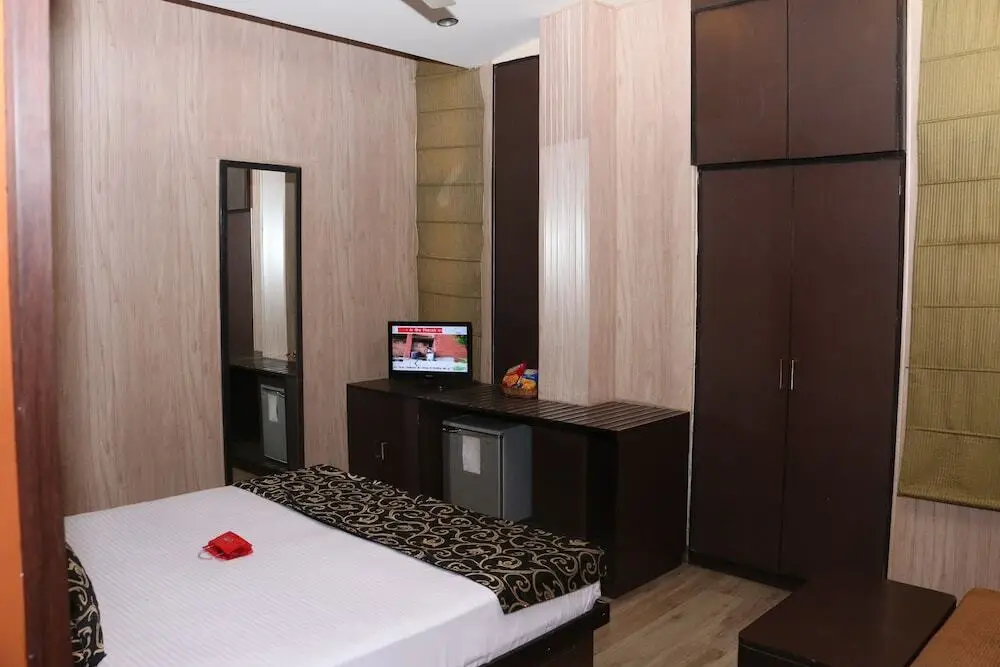 Лудхиана: OYO 1072 Hotel Leela Classic