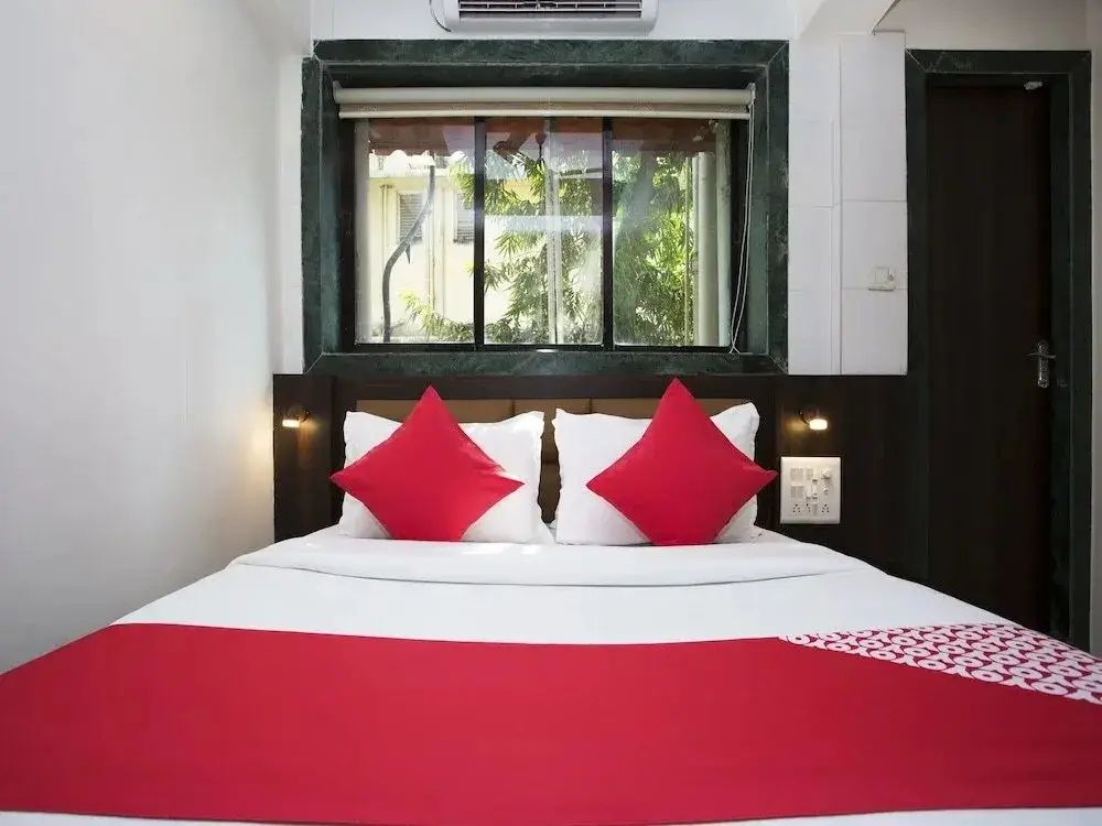 Мумбаи: OYO 27994 Hotel Royal Comfort