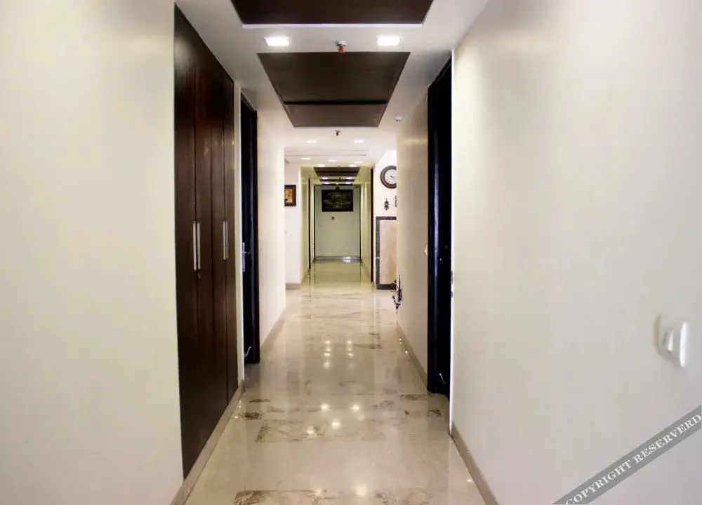Нью-Дели: OYO Premium Rajouri Garden Janta Market
