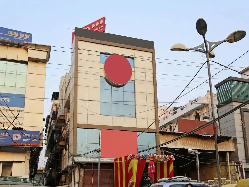 OYO 834 Hotel Aashirwaad — фото 1