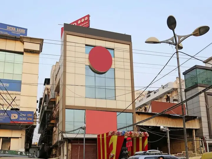 Фаридабад: OYO 834 Hotel Aashirwaad