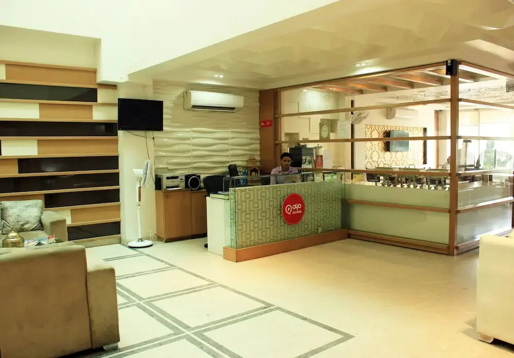 Нью-Дели: Capital O 419 Hotel JPS Residency