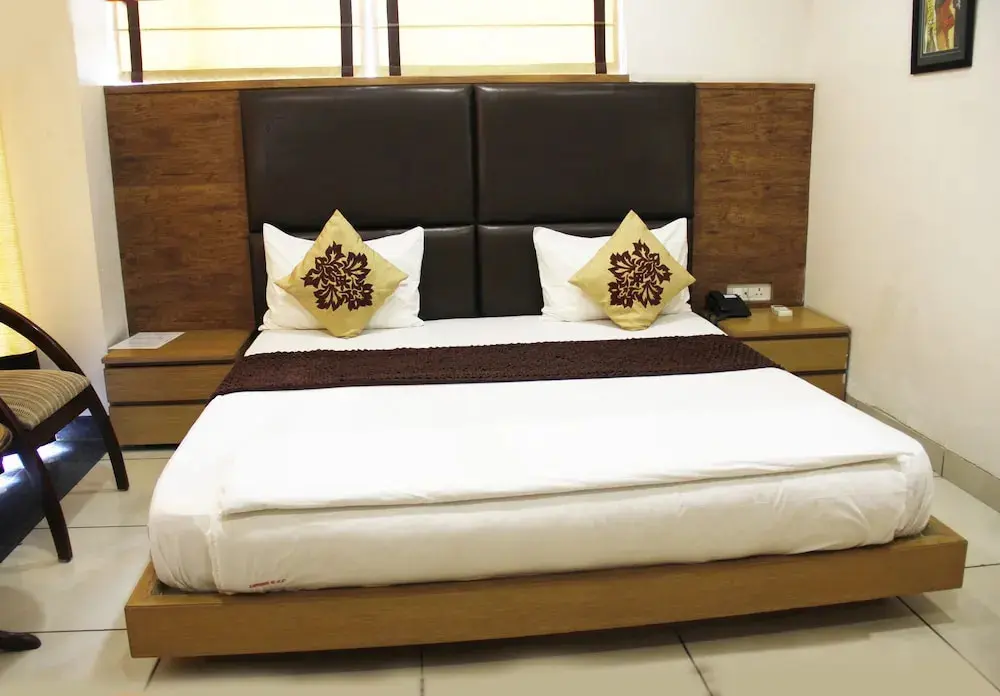 Нью-Дели: Capital O 419 Hotel JPS Residency