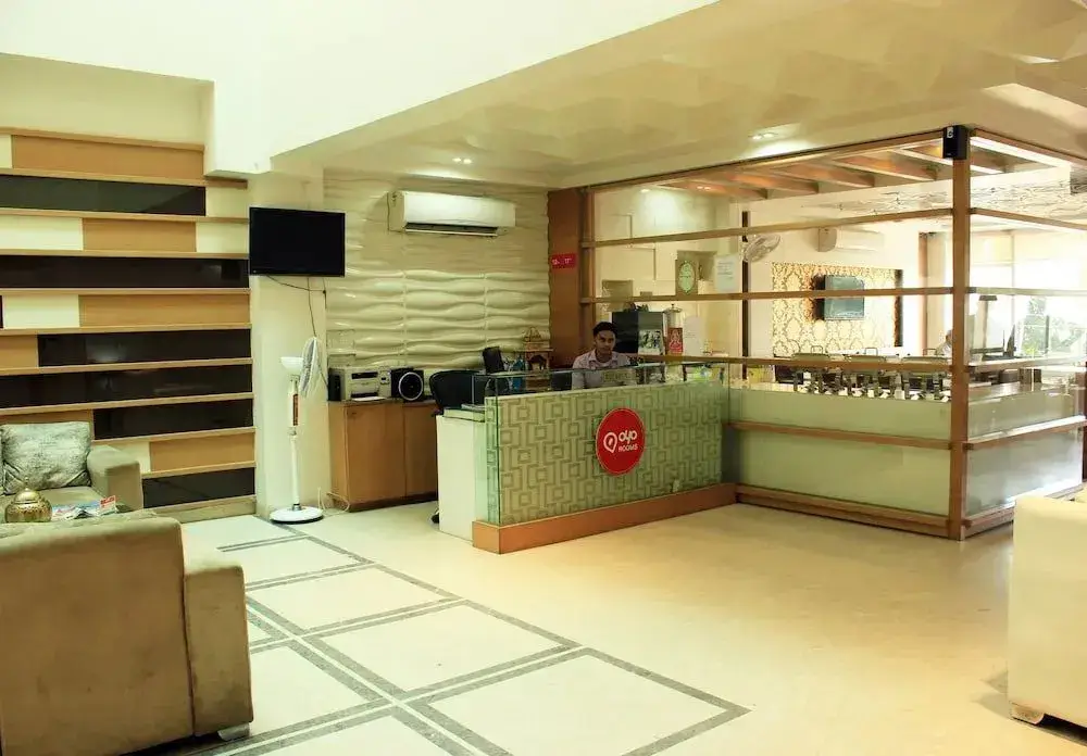 Нью-Дели: Capital O 419 Hotel JPS Residency
