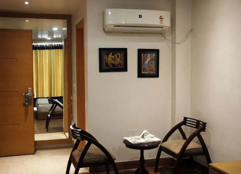 Нью-Дели: Capital O 419 Hotel JPS Residency