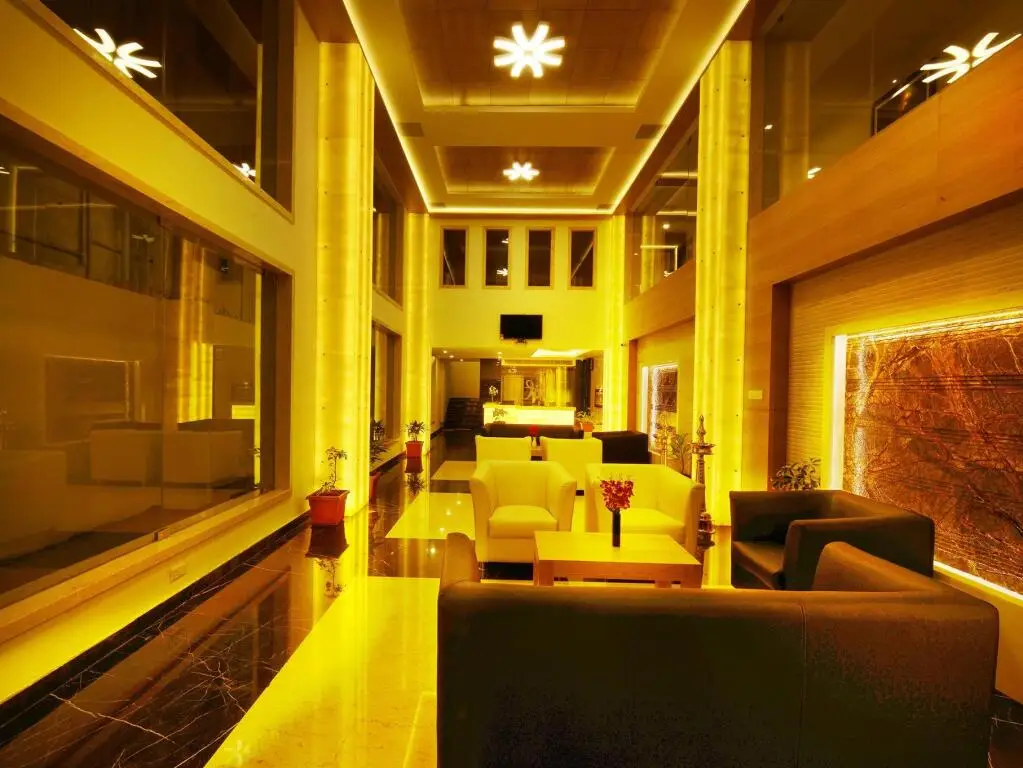 Соманур: Hotel Mahis Gateway